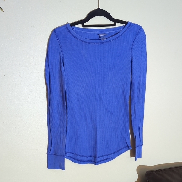 Mossimo Supply Co. Fitted Blue Long Sleeve Tee - Picture 2 of 7